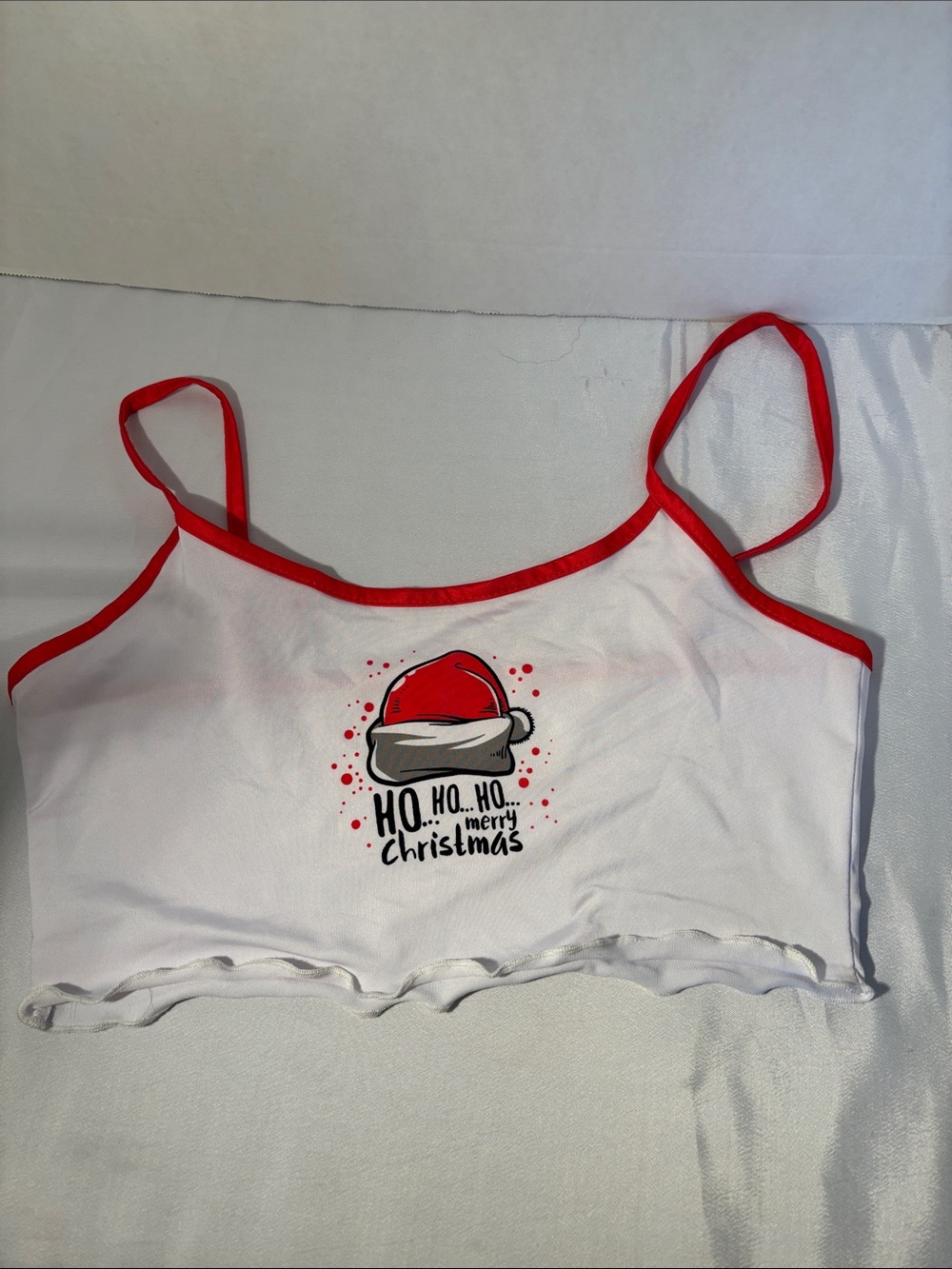Source Unknown White Crop Bandeau with Red Trim and Santa Hat Graphic
